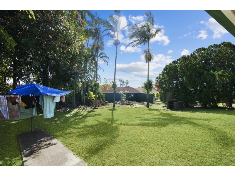 6 Hughes St, Glenella QLD 4740