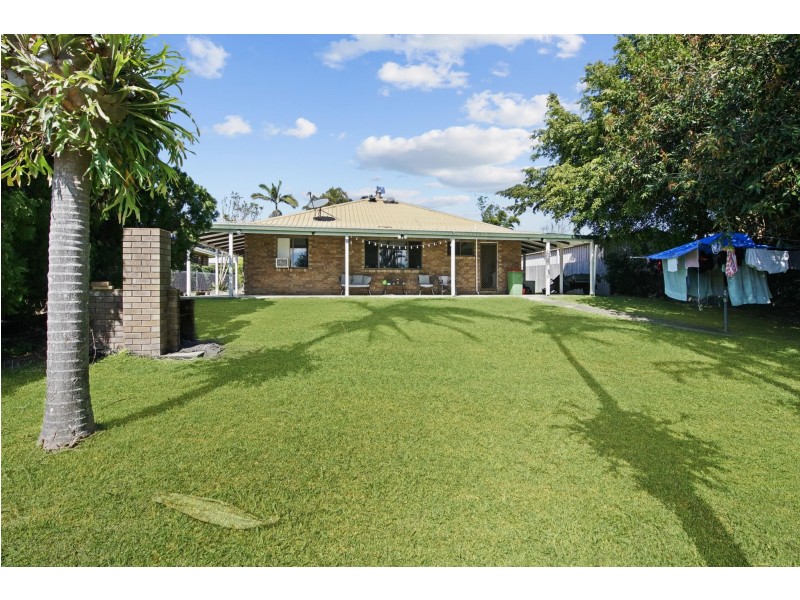 6 Hughes St, Glenella QLD 4740