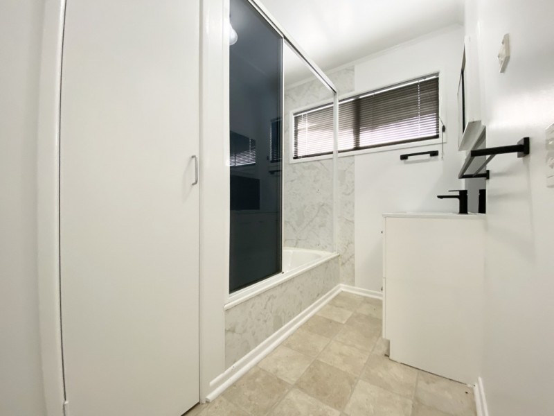 6 Barraclough Crescent, Moranbah QLD 4744