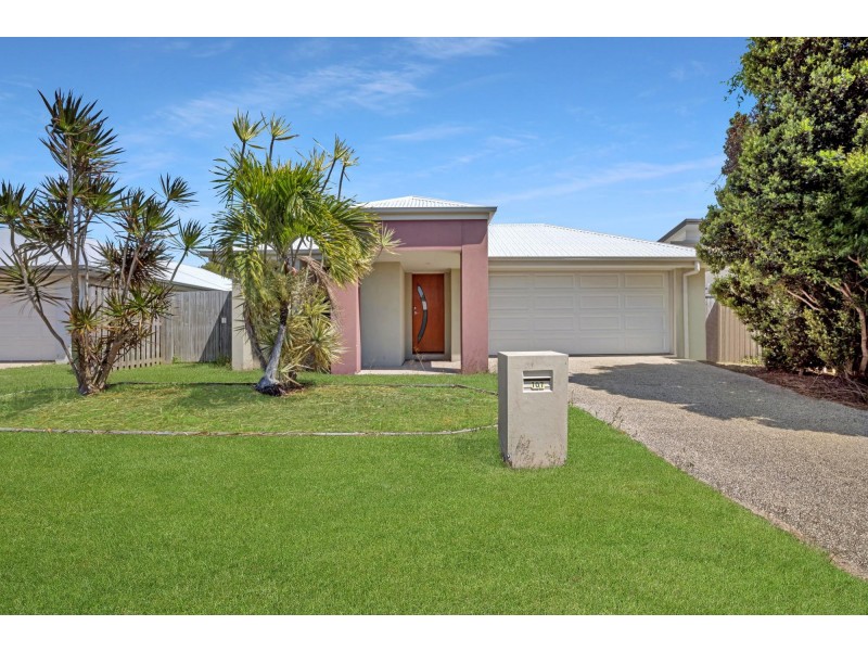 107 Whitehaven Drive, Blacks Beach QLD 4740