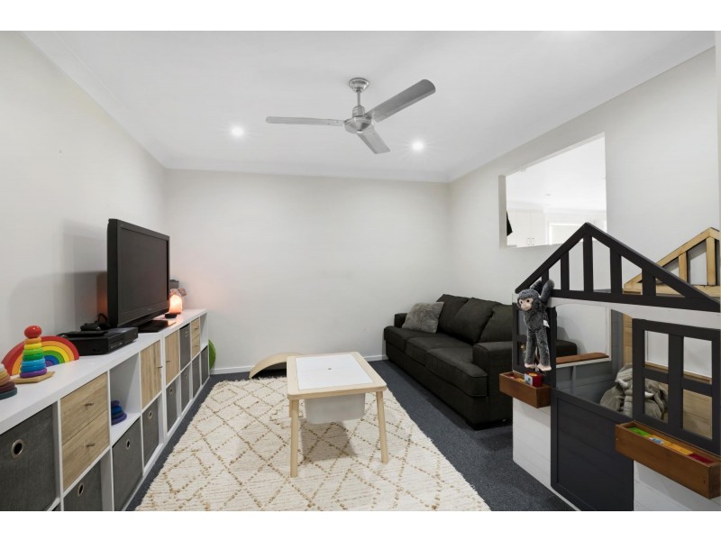 8 O’Neill Place, Marian QLD 4753