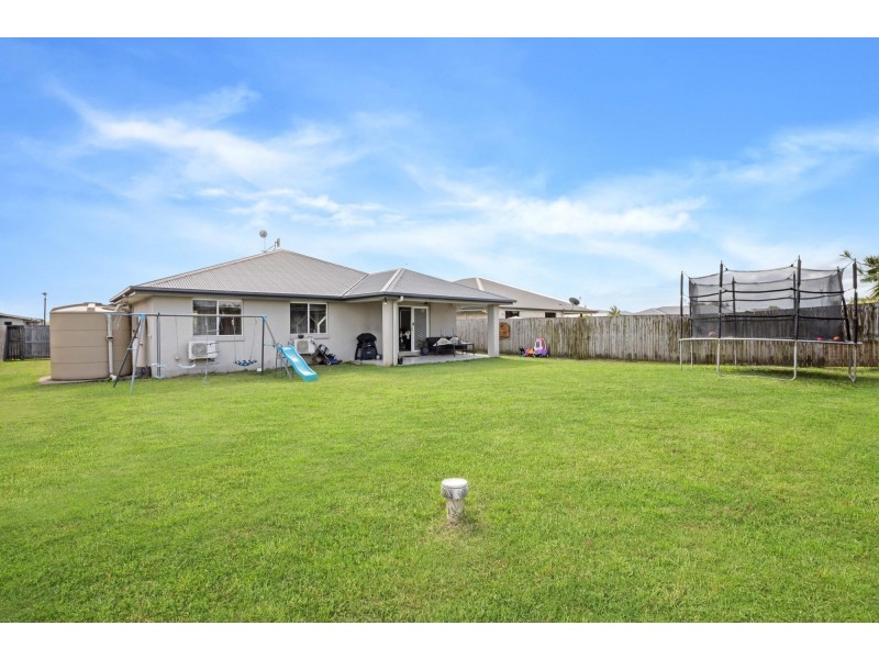 8 O’Neill Place, Marian QLD 4753