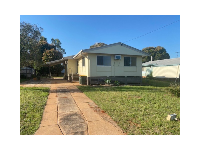 26 Oxley Drive, Moranbah QLD 4744