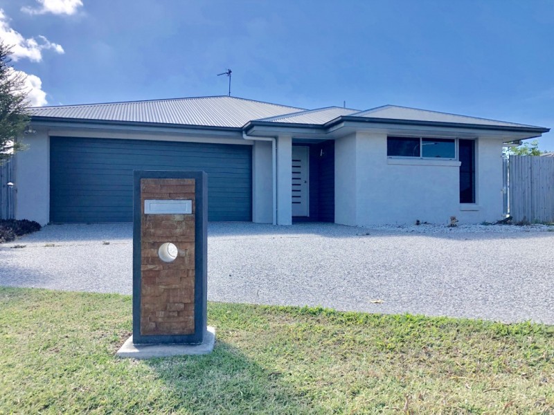 2 Phoenix Crescent, Rural View QLD 4740