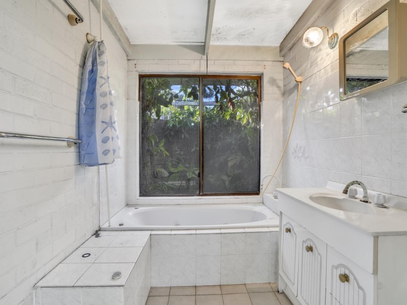 26 Eaglemount Road, Andergrove QLD 4740