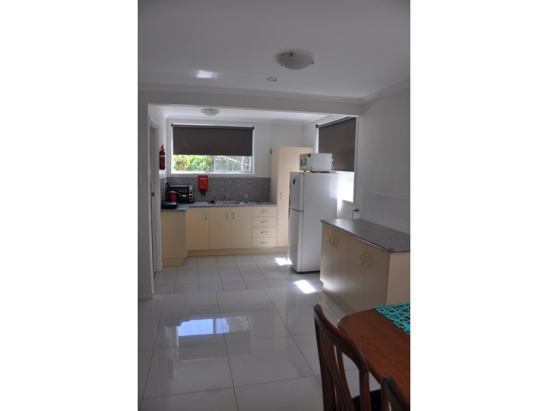 2/235 Bridge Road, South Mackay QLD 4740