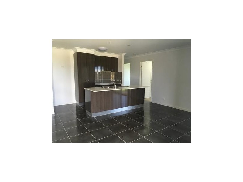 1/76 Commander Parade, Bucasia QLD 4750