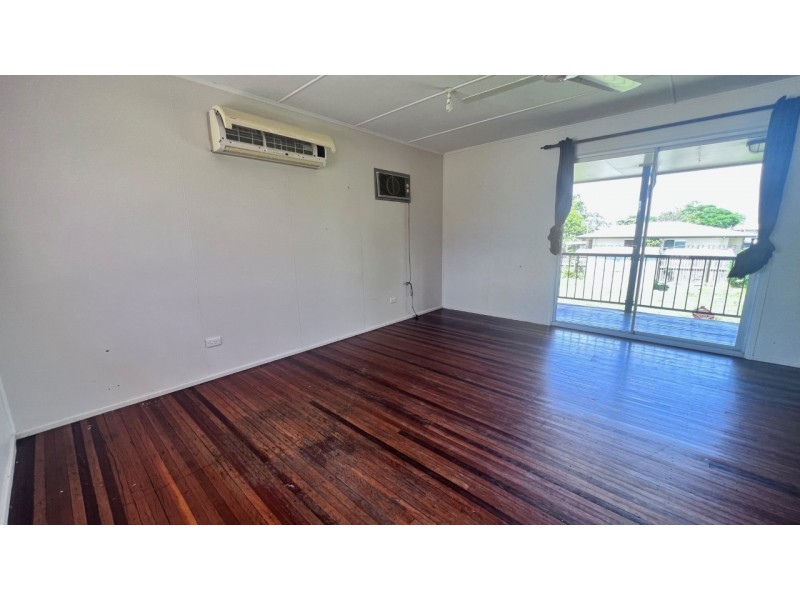 25 Bradman Street, Moranbah QLD 4744