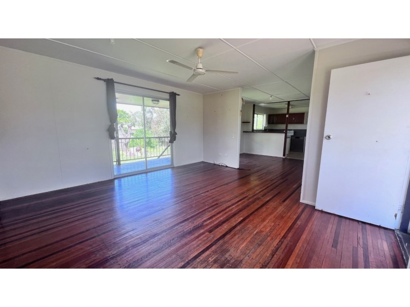 25 Bradman Street, Moranbah QLD 4744
