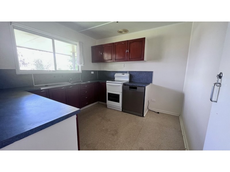 25 Bradman Street, Moranbah QLD 4744