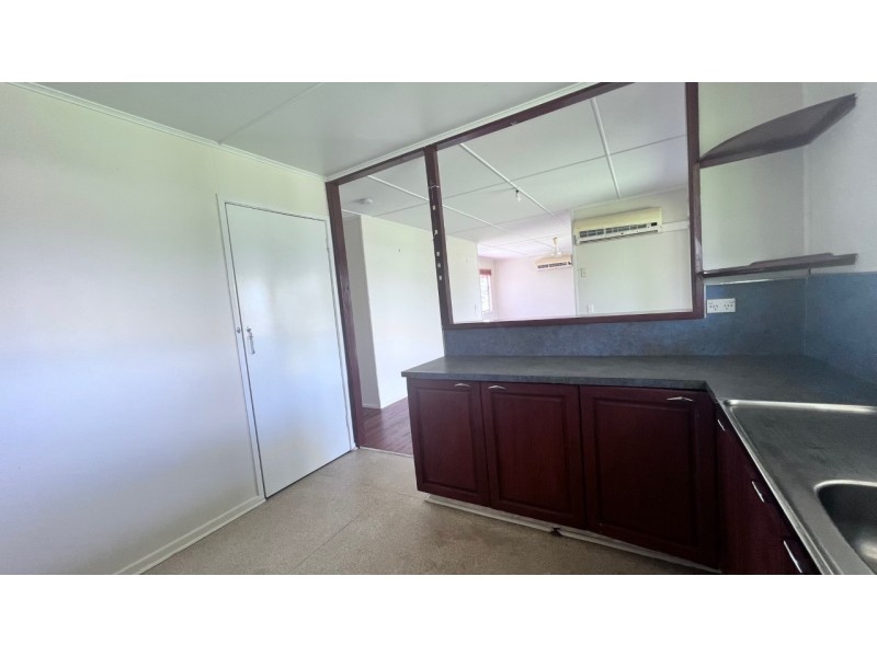 25 Bradman Street, Moranbah QLD 4744