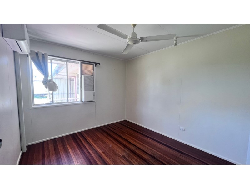25 Bradman Street, Moranbah QLD 4744