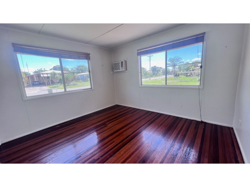 25 Bradman Street, Moranbah QLD 4744