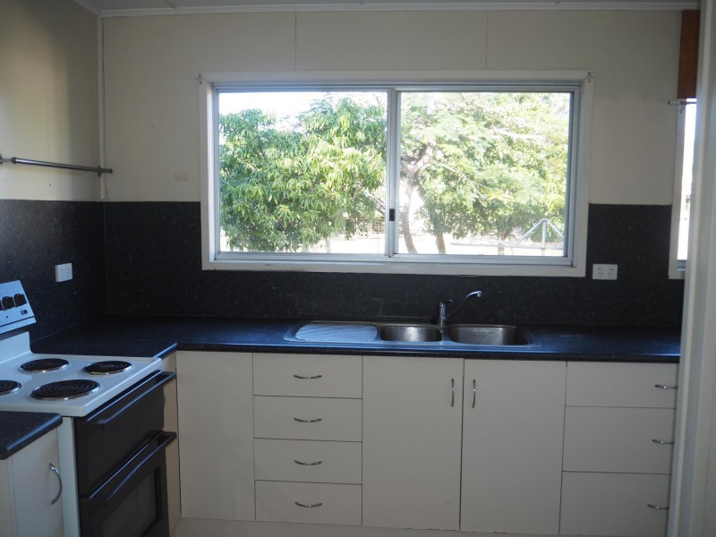 5 Hannah Crescent, Dysart QLD 4745