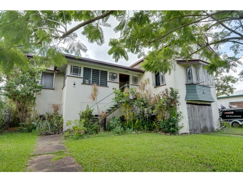 12 Smith Street, West Mackay QLD 4740