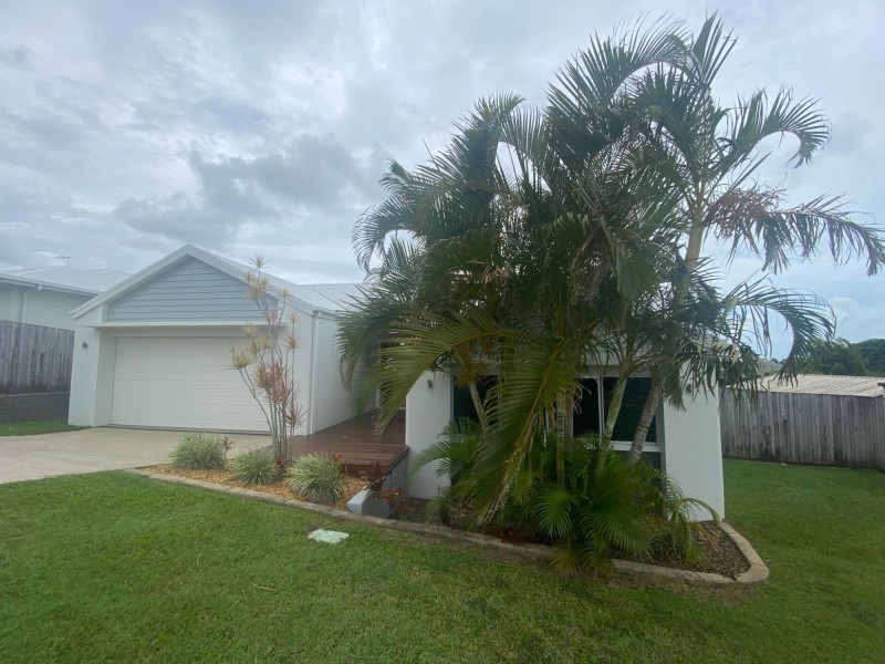 6 Douglas Crescent, Rural View QLD 4740