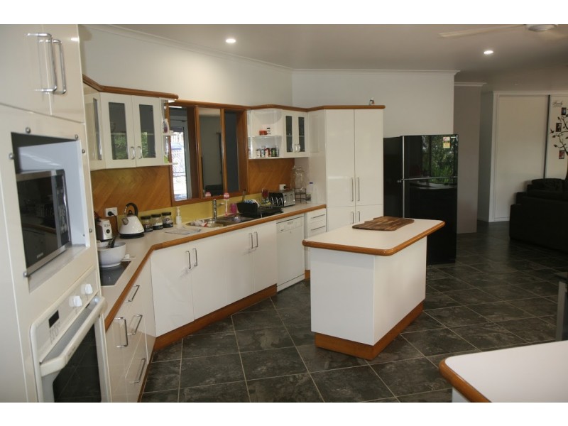 31 Rollinson Drive, Victoria Plains QLD 4751