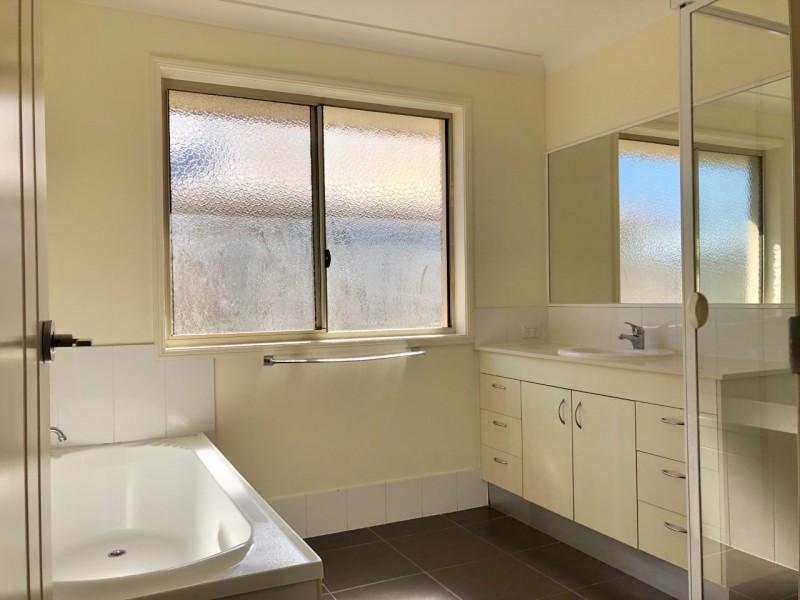 5 Trinity Parade, Blacks Beach QLD 4740
