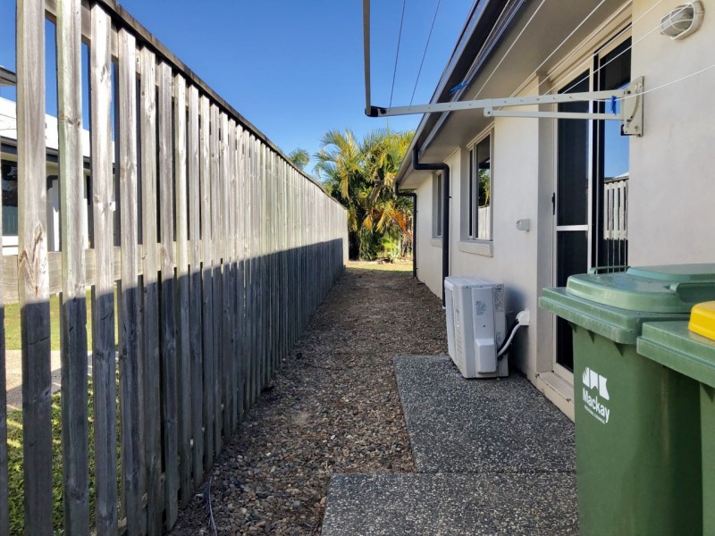 5 Trinity Parade, Blacks Beach QLD 4740