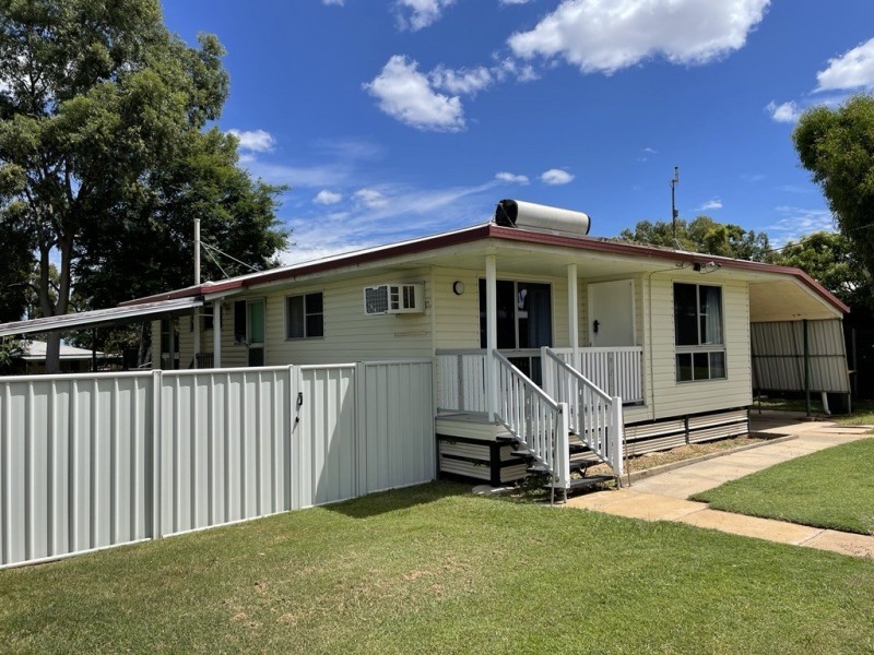 25 Leslie Drive, Moranbah QLD 4744