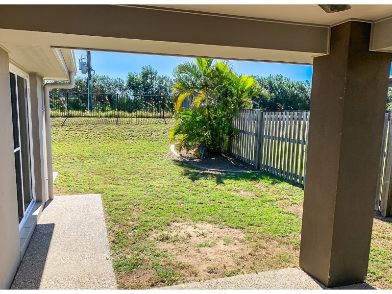 68 Schooner Ave, Shoal Point QLD 4750
