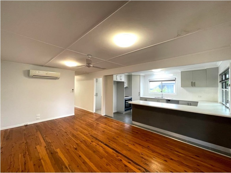 17 Forrest Drive, Moranbah QLD 4744