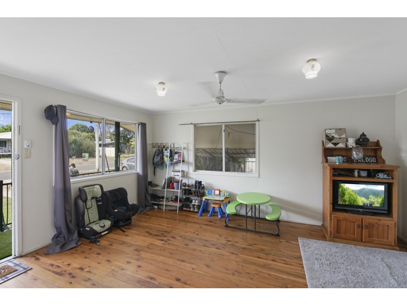 9 Perry Street, Dysart QLD 4745