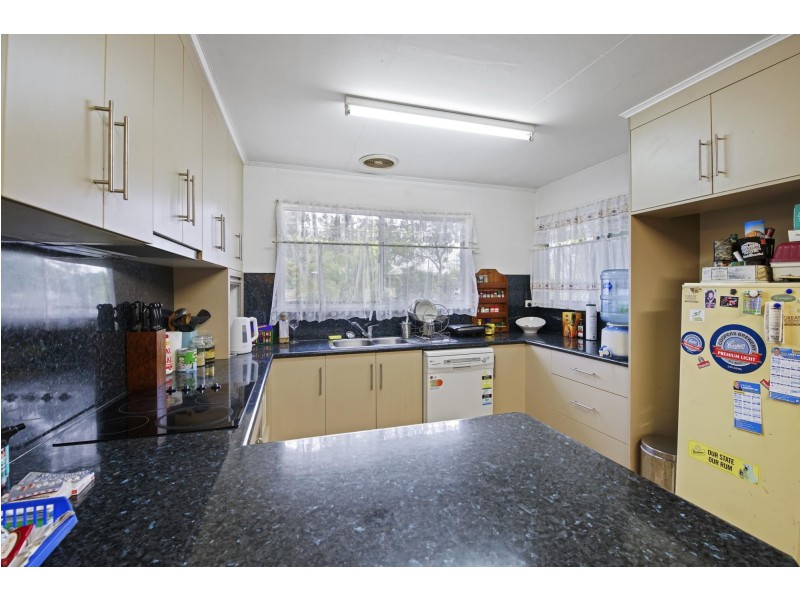 11 Murphy Street, Dysart QLD 4745