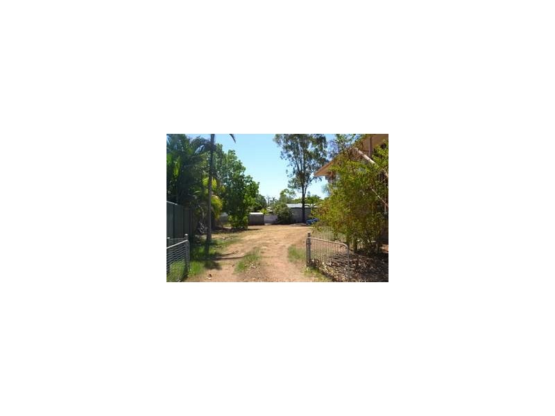 25 Barraclough Cres, Moranbah QLD 4744