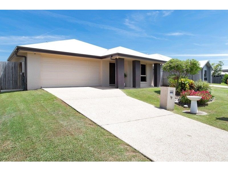 10 Newport Parade, Blacks Beach QLD 4740