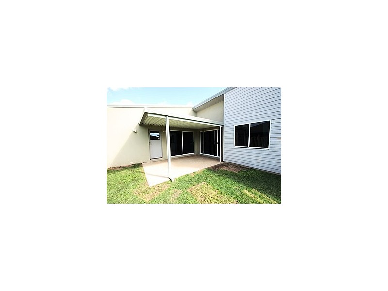 32 Miami Terrace, Blacks Beach QLD 4740