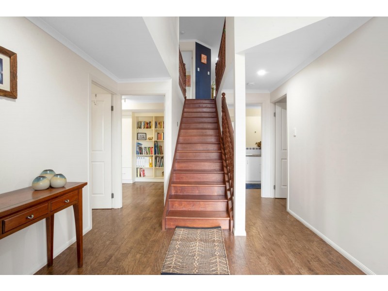 18 Francey Drive, Glenella QLD 4740