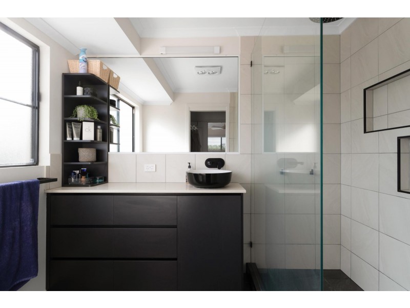 18 Francey Drive, Glenella QLD 4740