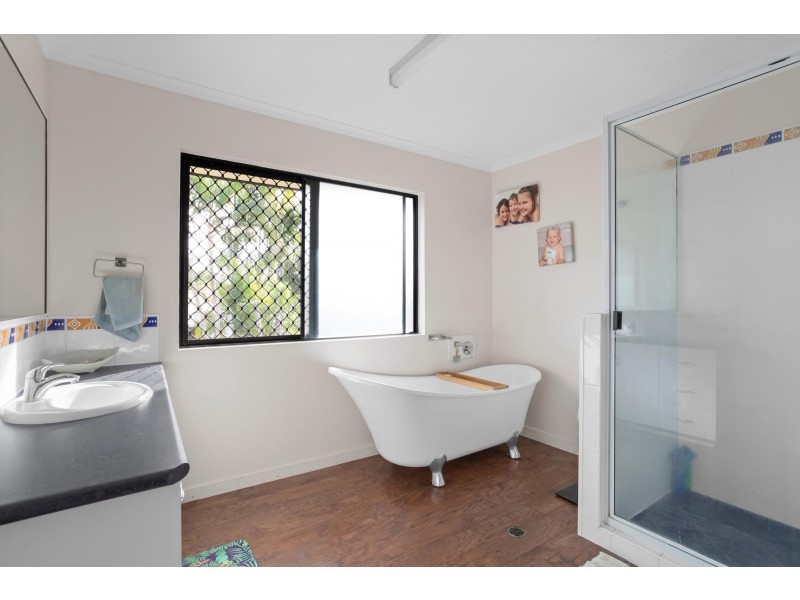 18 Francey Drive, Glenella QLD 4740