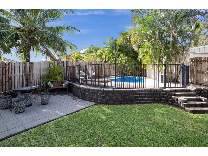 18 Francey Drive, Glenella QLD 4740