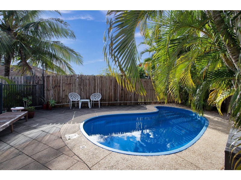 18 Francey Drive, Glenella QLD 4740