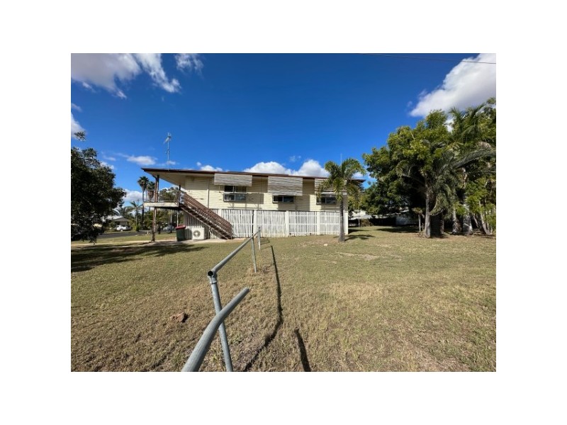 7 Mackenzie Drive, Moranbah QLD 4744