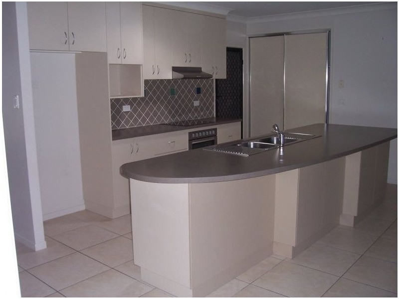 2 Bryan Street, Andergrove QLD 4740