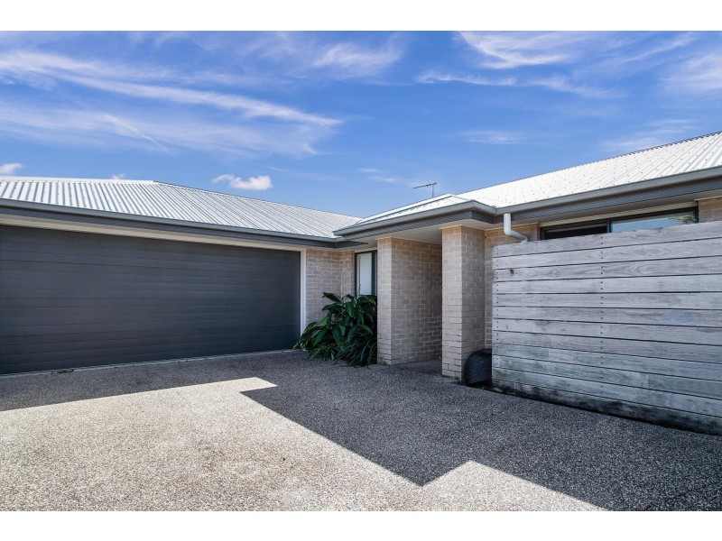 1-2/14 Halifax Place, Rural View QLD 4740