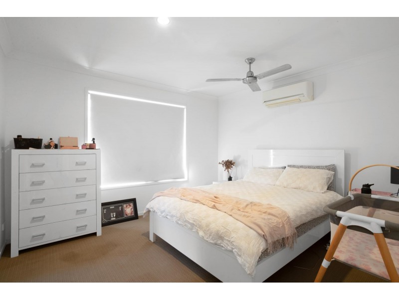 1-2/14 Halifax Place, Rural View QLD 4740