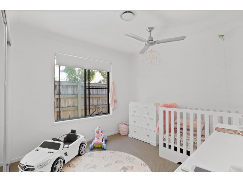 1-2/14 Halifax Place, Rural View QLD 4740