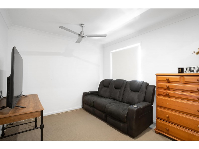 1-2/14 Halifax Place, Rural View QLD 4740