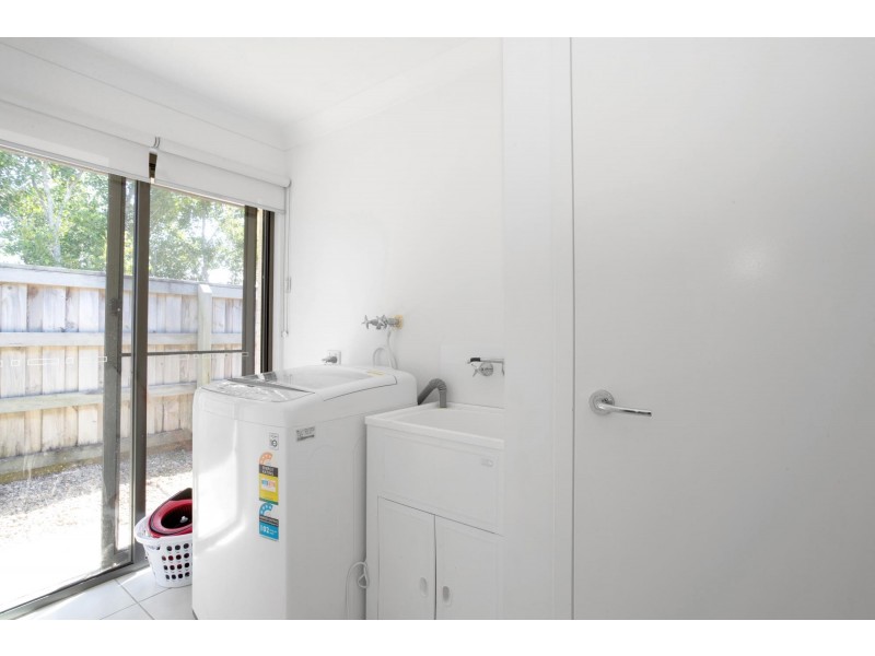 1-2/14 Halifax Place, Rural View QLD 4740