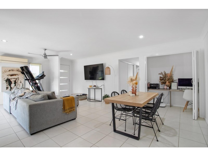 1-2/14 Halifax Place, Rural View QLD 4740