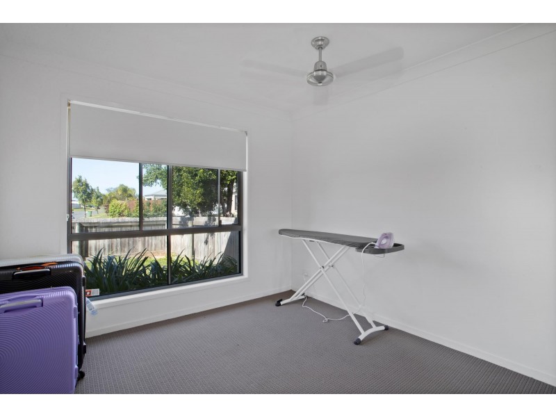 1-2/14 Halifax Place, Rural View QLD 4740
