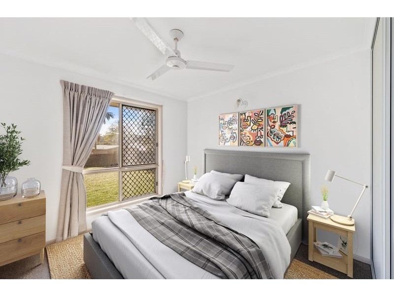 8 Dumfries Court, Beaconsfield QLD 4740