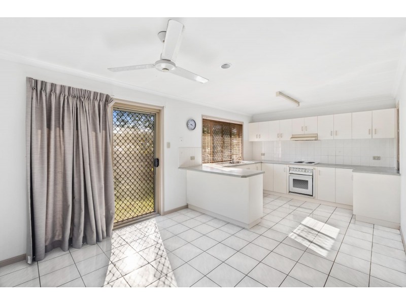 8 Dumfries Court, Beaconsfield QLD 4740