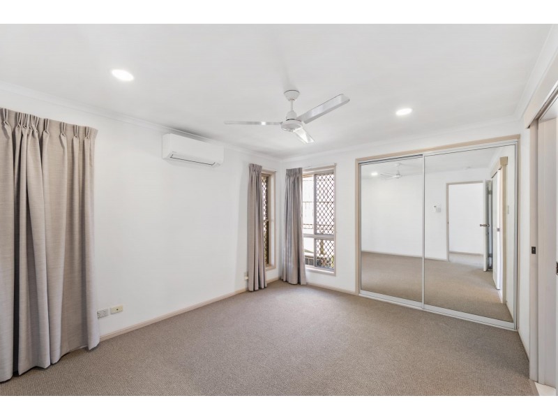 8 Dumfries Court, Beaconsfield QLD 4740