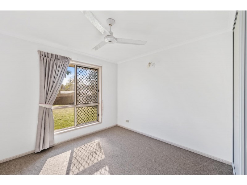 8 Dumfries Court, Beaconsfield QLD 4740