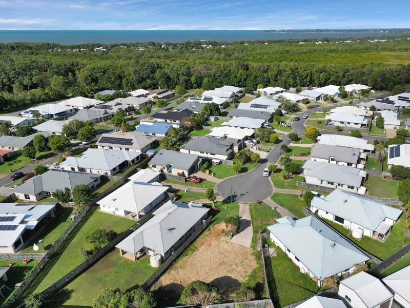 11 Peregian Court, Blacks Beach QLD 4740